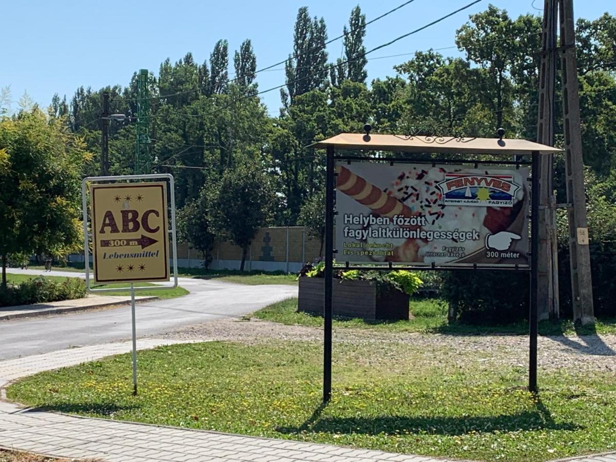 Laszlo Nyaralohaz Balatonfenyves Eksteriør bilde